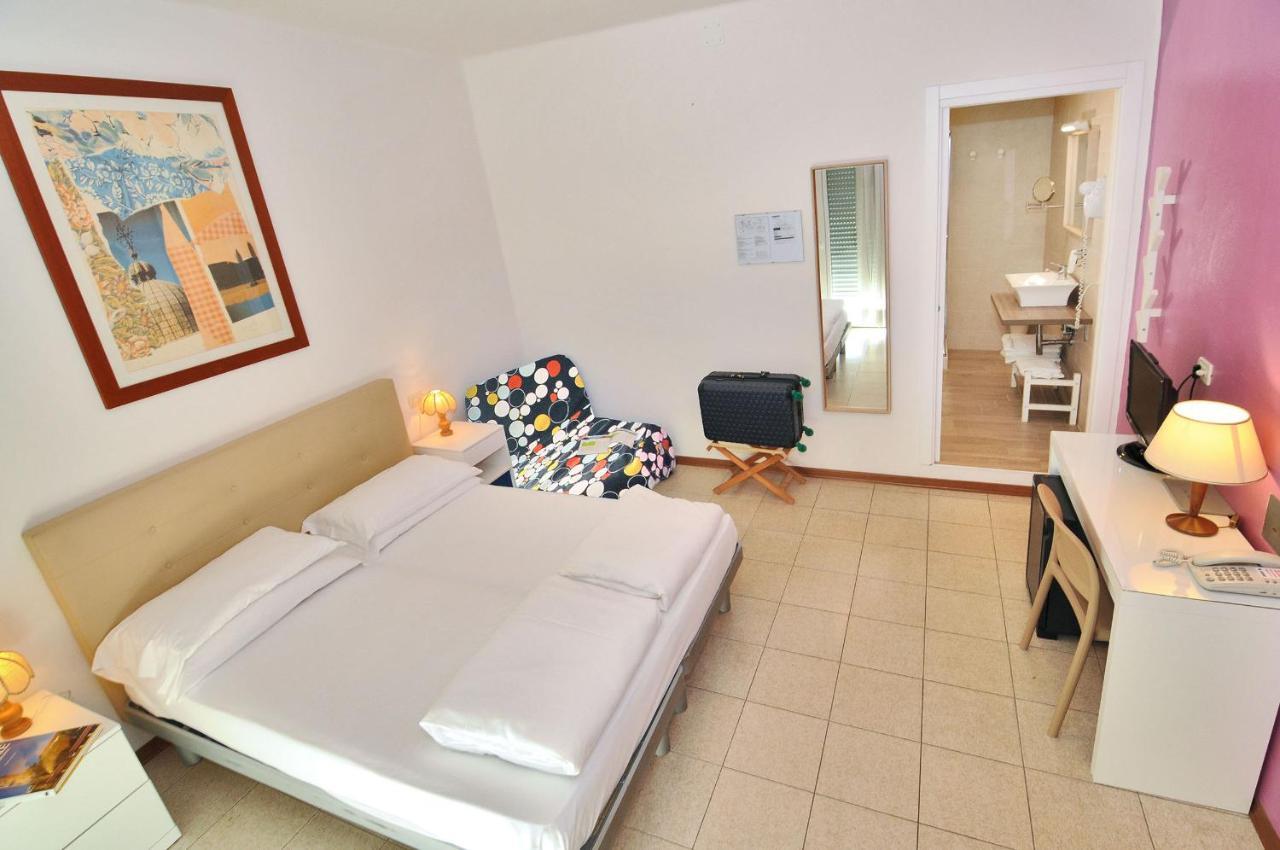 Hotel Nederland Каорле Екстер'єр фото